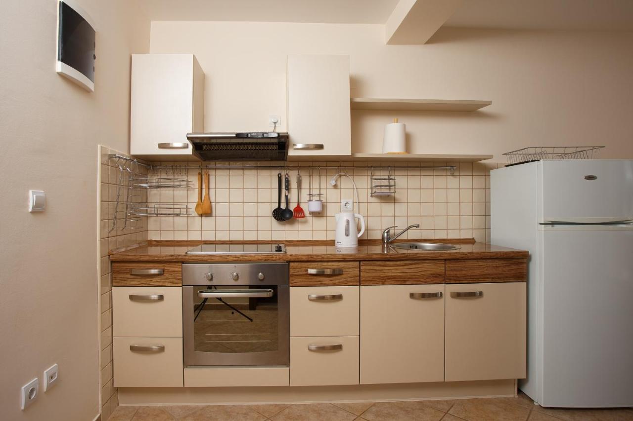 Suntime Apartment Тиват Экстерьер фото